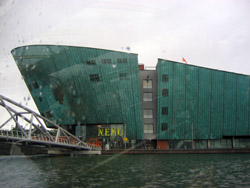 Центр NEMO в Амстердаме