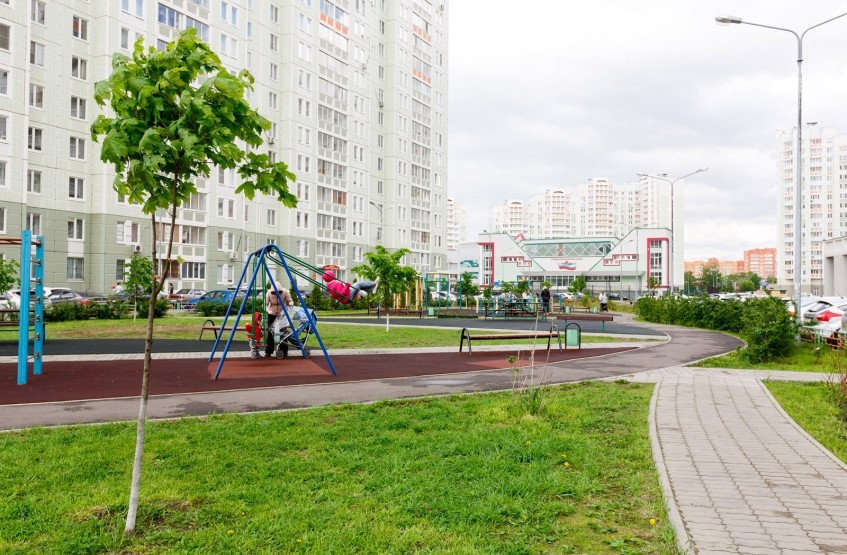 Мкр Центральный в Железнодорожном. Московская обл., Железнодорожный, Маяковского ул./ Рождественская ул.