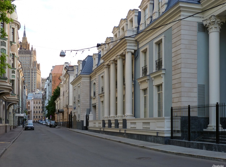 Особняк в Кривоарбатском переулке. Москва, Кривоарбатский пер., 4с4