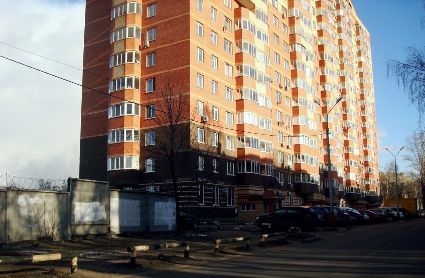 Дом в Хлебозаводском проезде. Московская обл., Люберцы, Хлебозаводской пр-д, 1