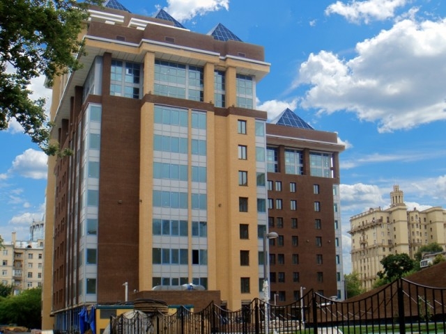 ЖК Дом с мезонином. Москва, Студенческая ул., 20